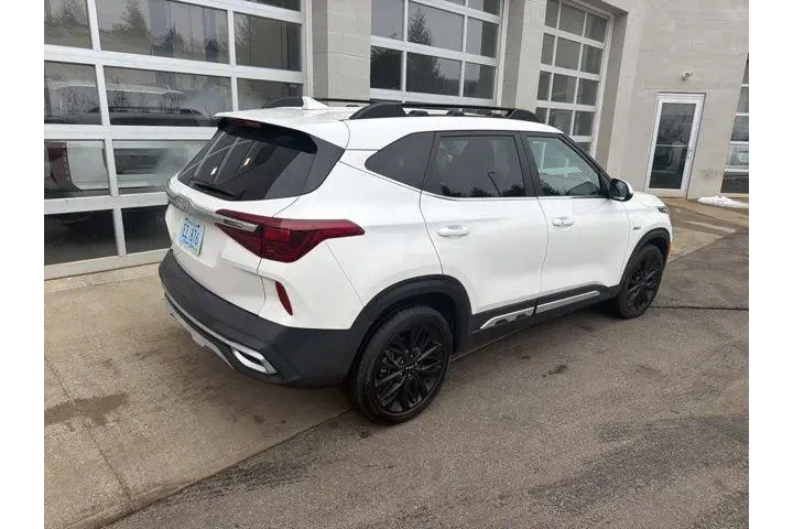 $20495 : Kia Seltos 2022 AWD Nightfal image 4