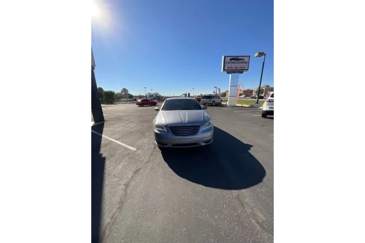 2014 200 Touring image 1