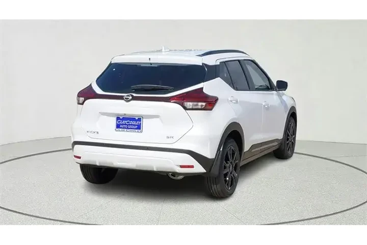 $19034 : Nissan Kicks 2023 SR 4dr Cro image 7