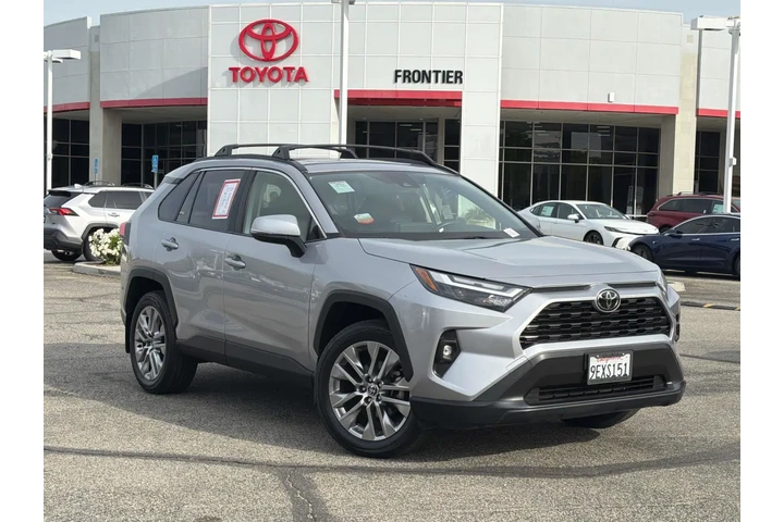 $31680 : Toyota RAV4 2023 XLE Premium image 1
