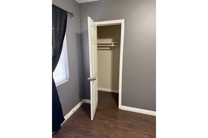 $800 : “SE RENTA RECÁMARA” image 1