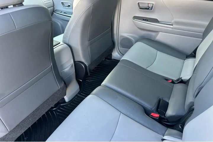 $15500 : Toyota Prius v 2015 Five 4dr image 7