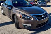 $8900 : 2015 Altima 2.5 S thumbnail