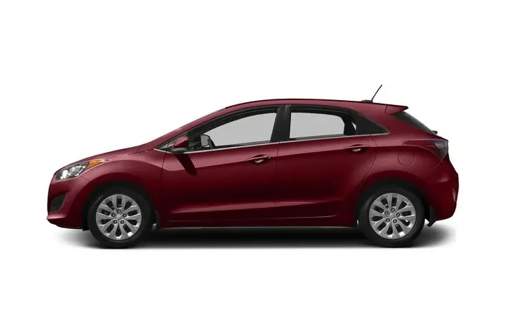 $9827 : Hyundai ELANTRA GT 2016 4dr image 2