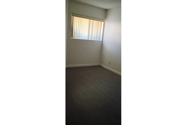$1150 : Cuarto con baño propio image 3