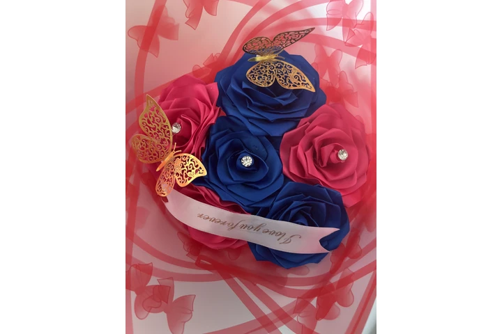 $5 : Venta de ramos de rosas eterna image 1