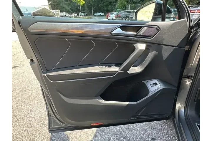 $26719 : Volkswagen Tiguan 2024 SE R- image 10