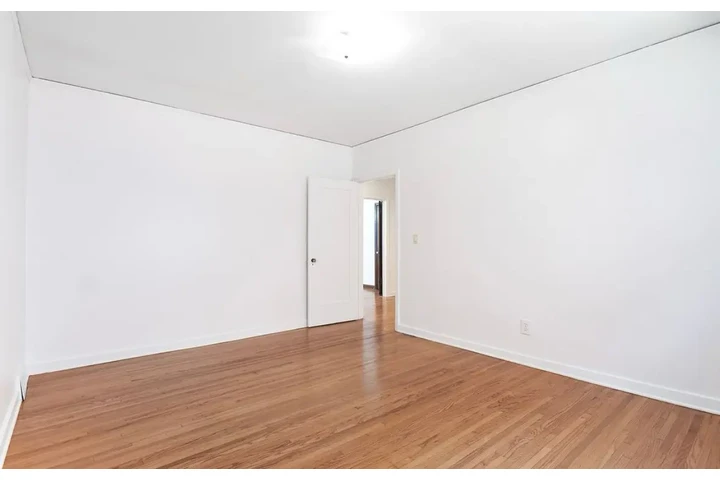 $2500 : 3BED/2BATH HOME IN SOUTH GATE image 4