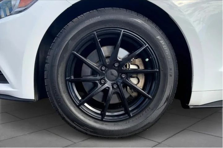 $11606 : Ford Mustang 2015 V6 2dr Fas image 10