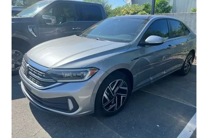 $24155 : Volkswagen Jetta 2024 SEL 4d image 1