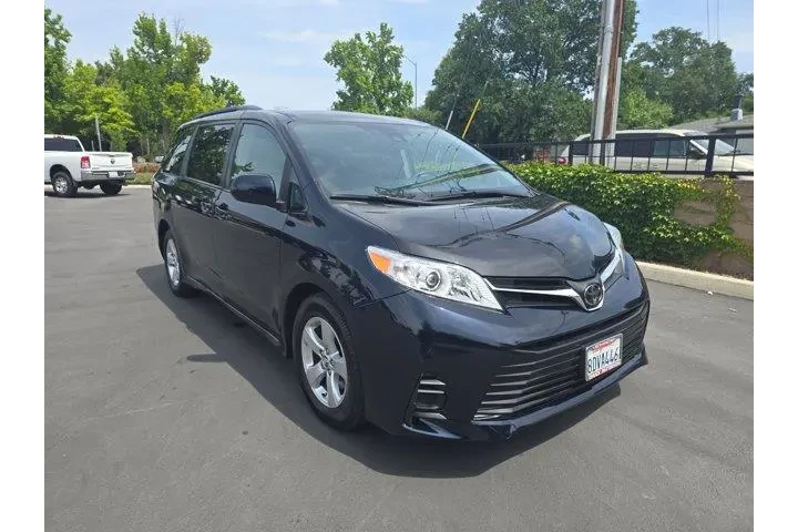 $29995 : Toyota Sienna 2018 LE 7-Pass image 1