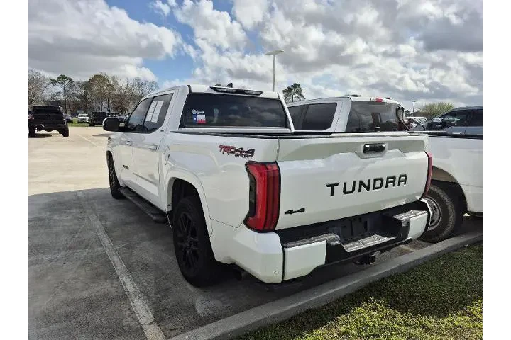 $39981 : Toyota Tundra 2023 4x4 SR5 4 image 4