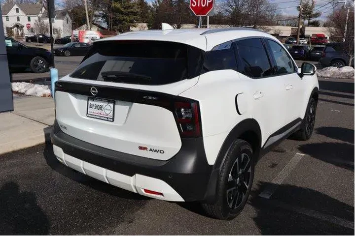$21108 : Nissan Kicks 2025 AWD SR 4dr image 6