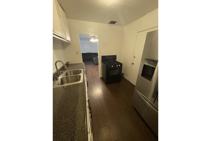 $2500 : Casa de renta image 1