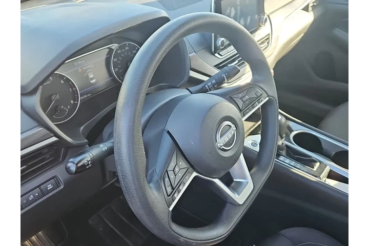 $18000 : Nissan Altima 2024 2.5 SV 4d image 2