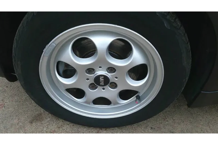 $5999 : 2005 MINI Cooper image 10