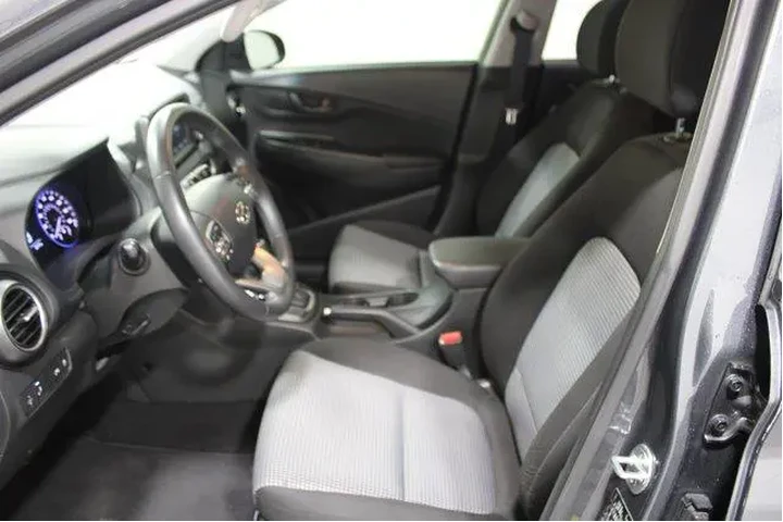 $19985 : Hyundai KONA 2021 SEL 4dr Cr image 1