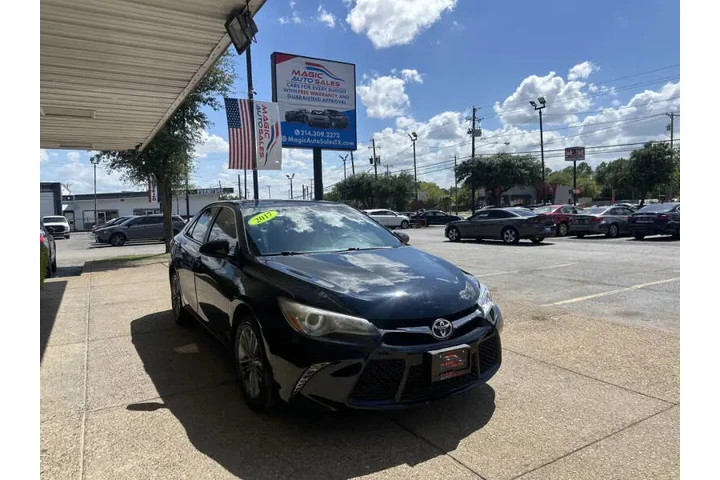 $17999 : 2017 Camry SE image 3