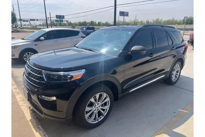 $27370 : Ford Explorer 2023 XLT 4dr S image 3