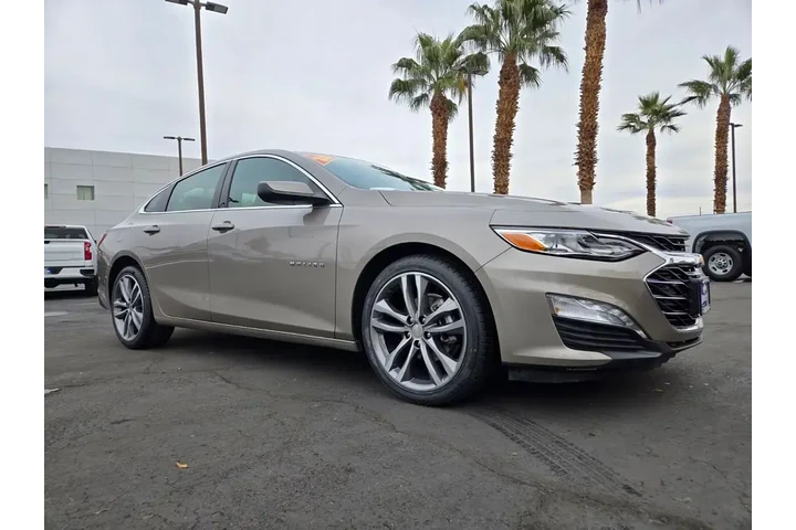 $19394 : Chevrolet Malibu 2024 LT 4dr image 1