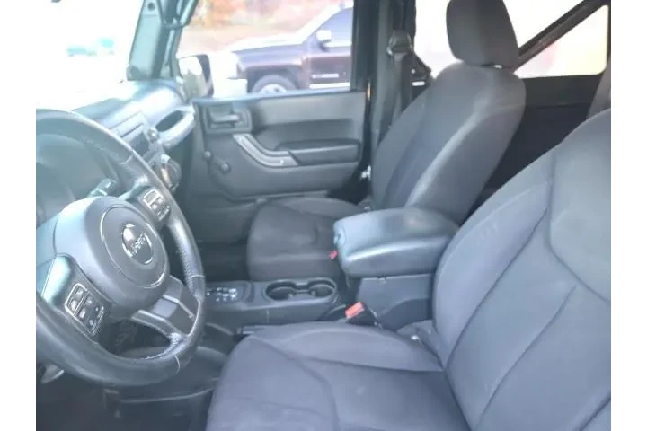 $15879 : Jeep Wrangler 2014 4x4 Sport image 5