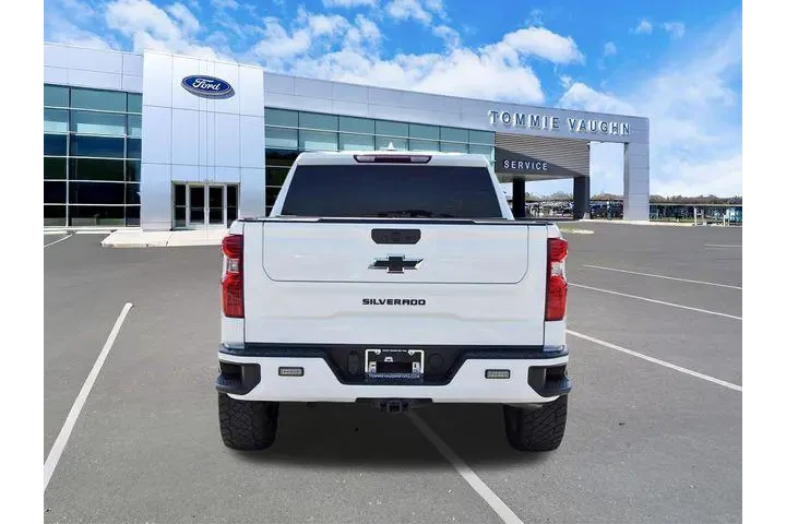 $31000 : Chevrolet Silverado 1500 202 image 3