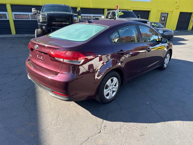 $8995 : 2017 Forte LX image 6