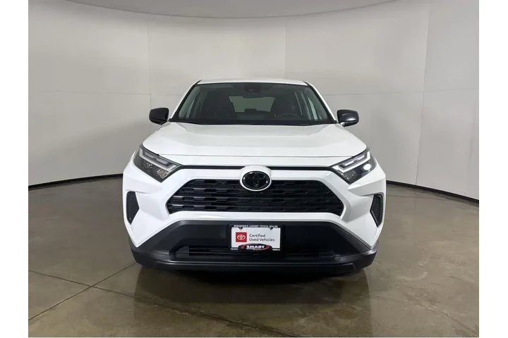$28998 : Gold Certified2025 RAV4 LE image 8