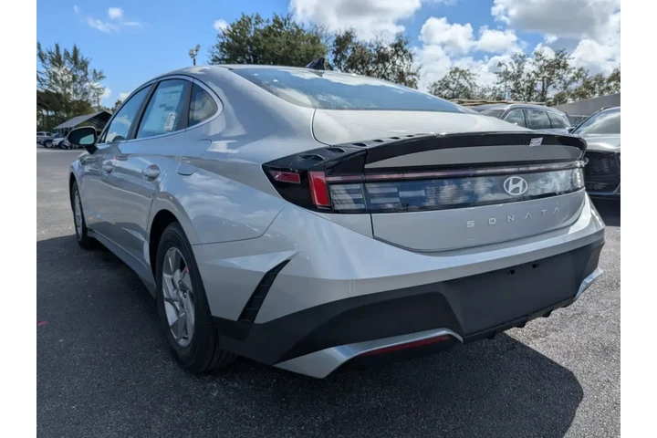 $21576 : Hyundai SONATA 2025 SE 4dr S image 7