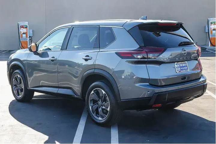 $19998 : Nissan Rogue 2024 SV 4dr Cro image 4