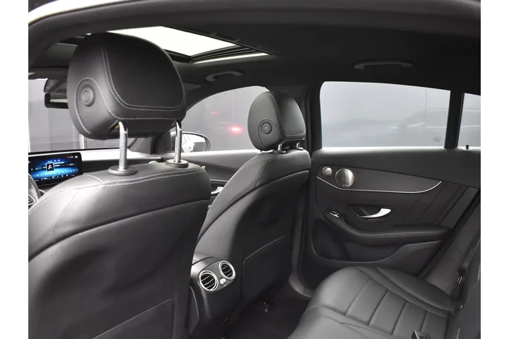 $27526 : Mercedes-Benz GLC 2021 AWD G image 9