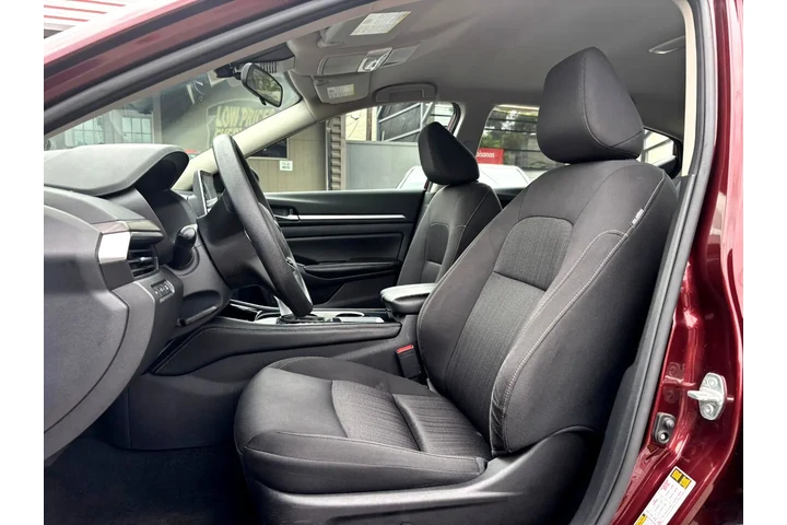 2023 Altima SV FWD image 7