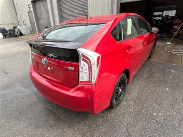 2015 Prius image 7