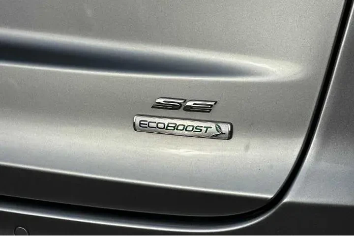 $12524 : Ford Fusion 2020 SE 4dr Seda image 8