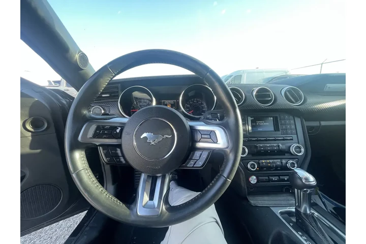 $19859 : Ford Mustang 2018 EcoBoost 2 image 5