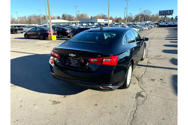 $14580 : 2017 Malibu 4dr Sdn LT w/1LT image 2