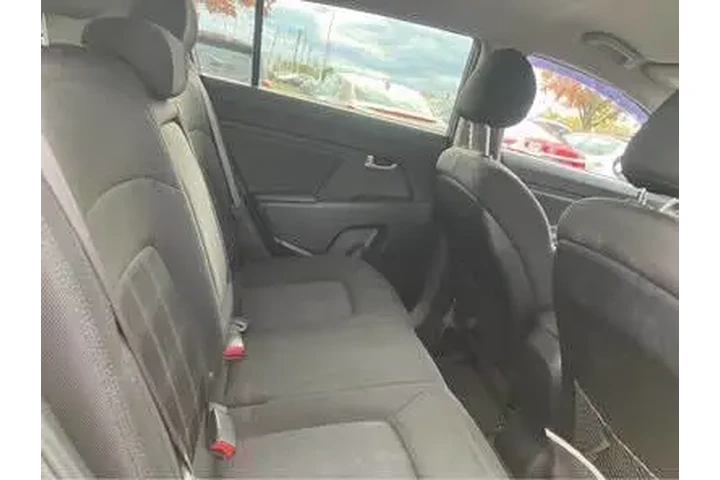 2011 Sportage LX image 8