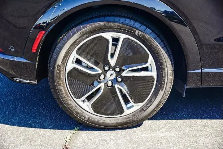 $29995 : Ford Mustang Mach-E 2023 Pre image 8