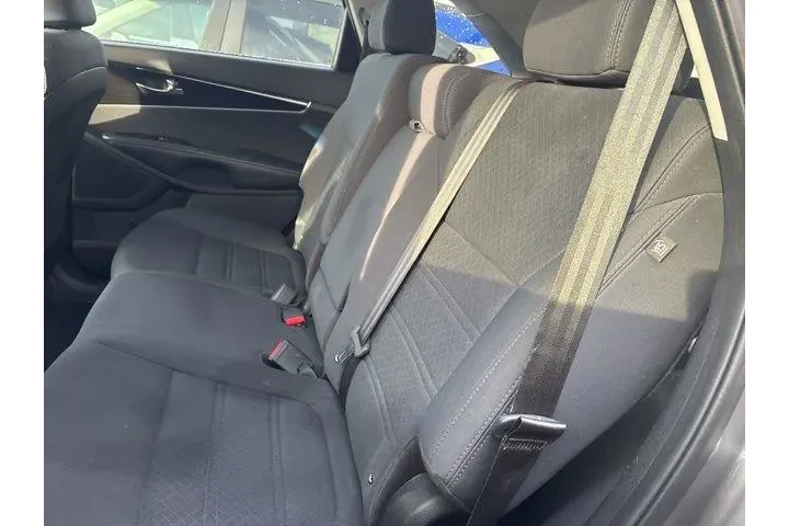 $15564 : Kia Sorento 2019 AWD LX 4dr image 9