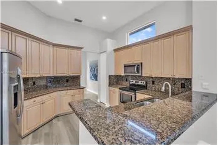 $5900 : Rental property with 5 bedro image 1