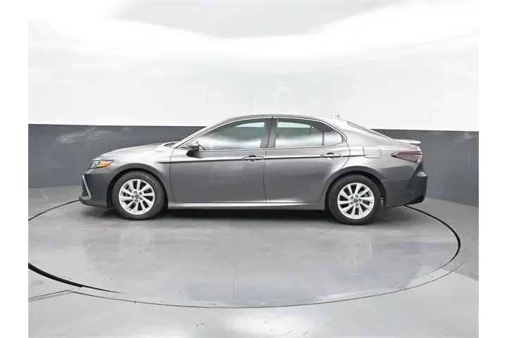 $17331 : Toyota Camry 2023 LE 4dr Sed image 2