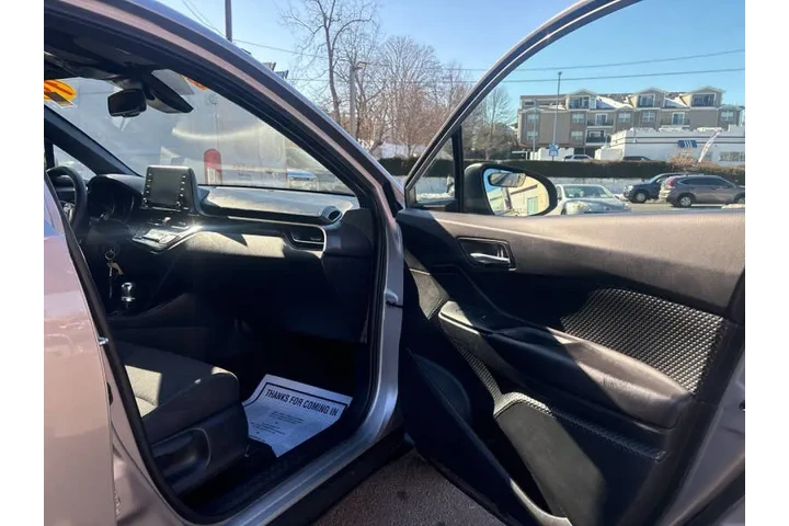 $12499 : 2019 C-HR LE image 8