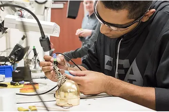 Ensamblador Soldador image 1