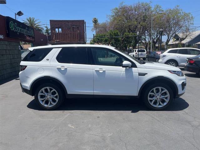 $13995 : 2018 Land Rover Discovery Spo image 5