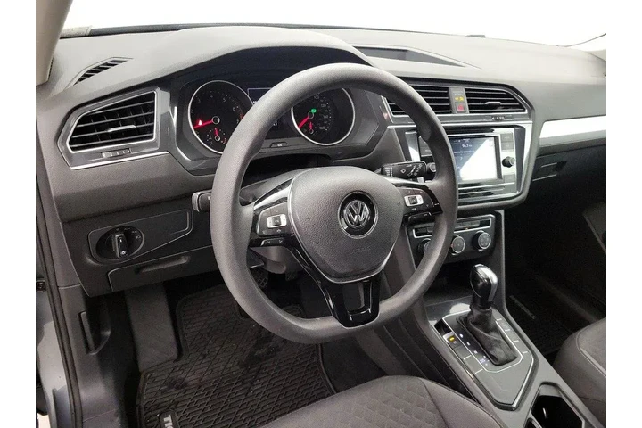 $17998 : Volkswagen Tiguan 2020 S 4dr image 9