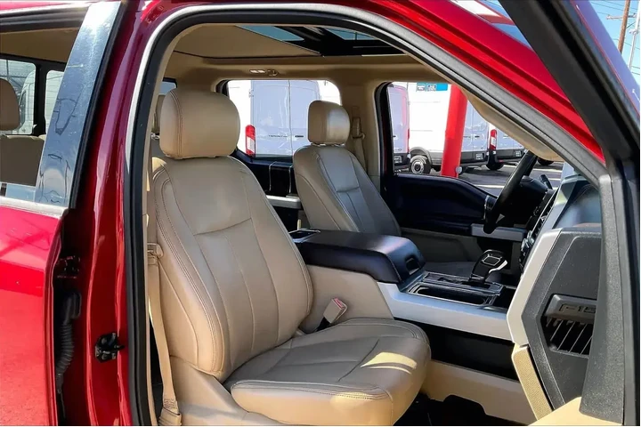 $31575 : Ford F-150 2018 4x4 Lariat 4 image 8