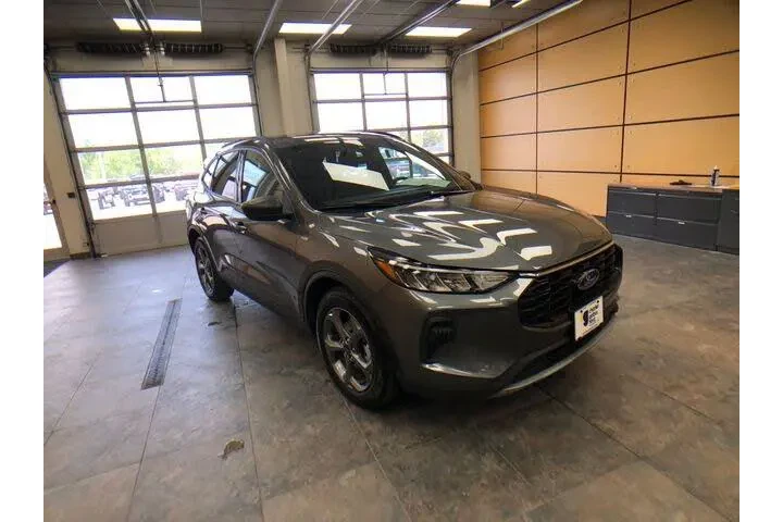 $24558 : Ford Escape 2025 ST-Line 4dr image 1