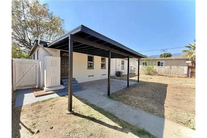 $1050 : Perfect family home in an excl image 9