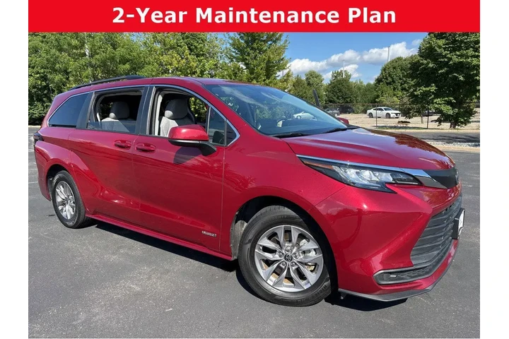 $32979 : Gold Certified2021 Sienna LE image 1