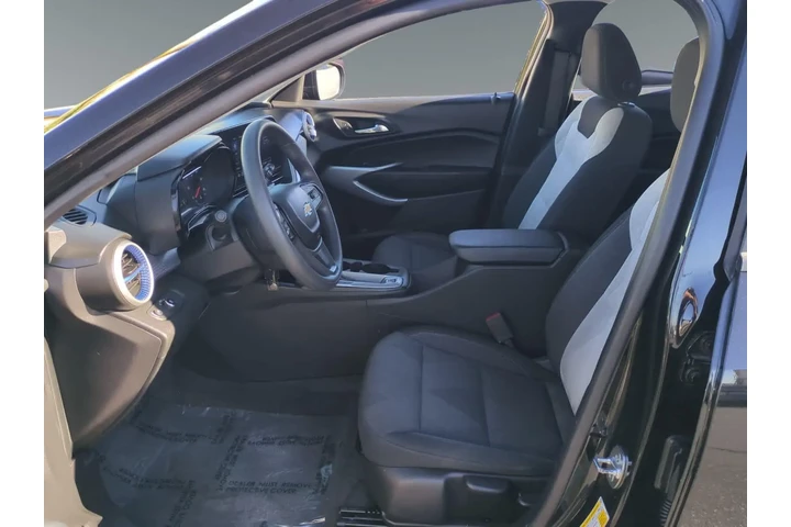 Chevrolet Trax 2024 LS 4dr C image 9